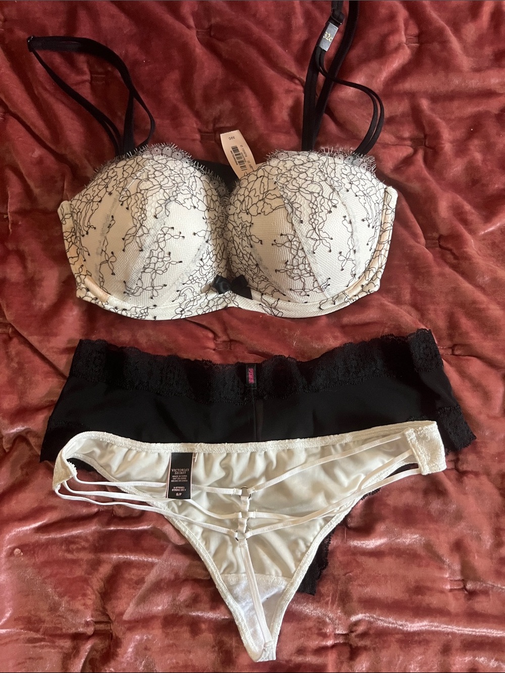 Victoria's Secret Black & White Lace Push-Up Bra with Matching Bottoms